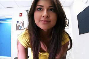 Gorgeous girl makes some money on vacation